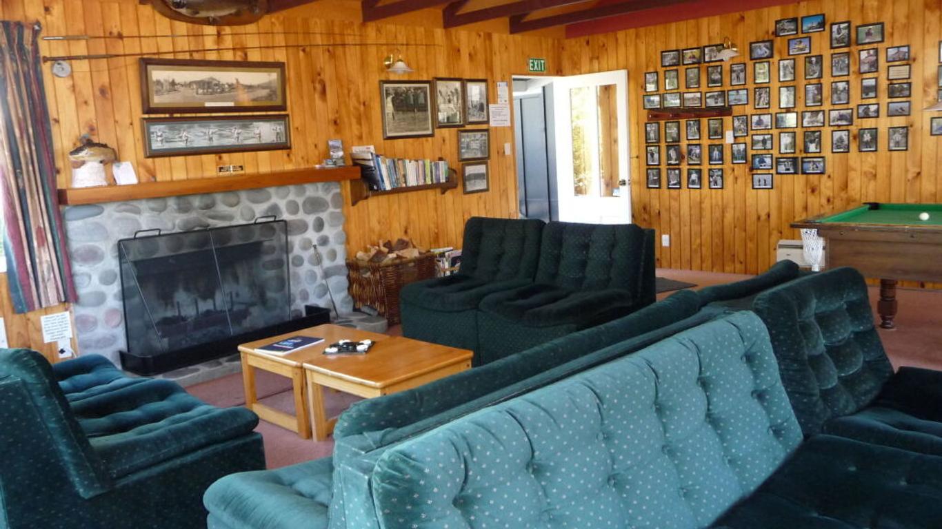 Sportsmans Lodge