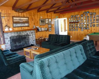 Sportsmans Lodge - Turangi - Salon