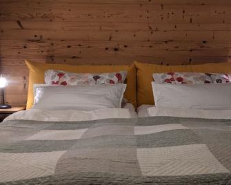 Ferienwohnung in ruhiger Lage direkt am Wald - Heidenheim an der Brenz - Schlafzimmer