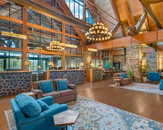 Hilton Grand Vacations Club Paradise Point Hollister - Hollister - Лоббі