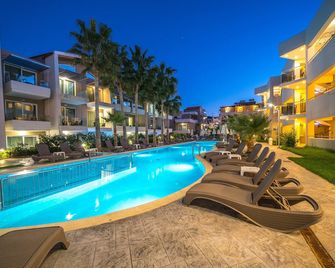 Marika Hotel - Chania - Pool