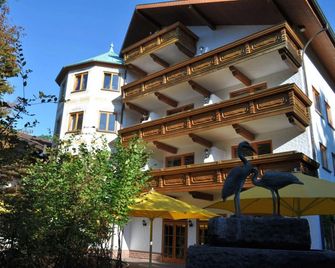 Kreuzberghof - Östringen - Gebäude