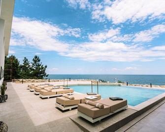Akrotiri Olympus Luxury Suites - Adults Only - Litóchoro - Zwembad