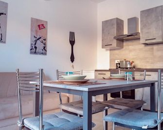 16Miglia - La Caletta - Comedor