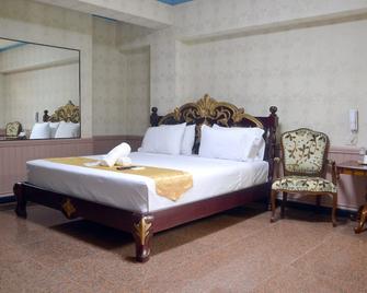 Sang Yoo Mountain View Tagaytay Bed and Breakfast - Taal Lake View - Tagaytay - Bedroom