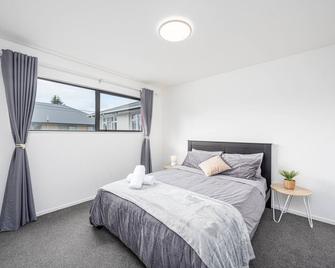Newly Built Two Bedroom with Double Garage - Wigram - Quarto