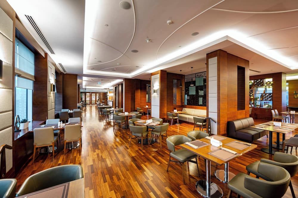 هوليداي إن باكو، أحد الفنادق من مجموعة فنادق إنتركونتيننتال