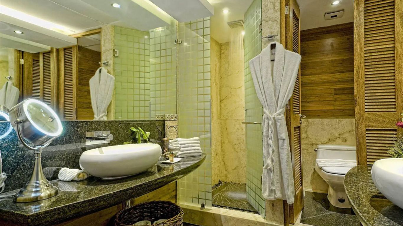 La Divina by Aldea Thai