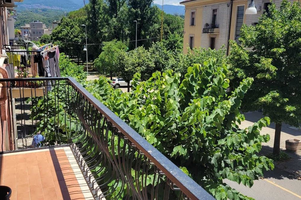 بي إي بيد اي سوني - كوزنسا - شرفة