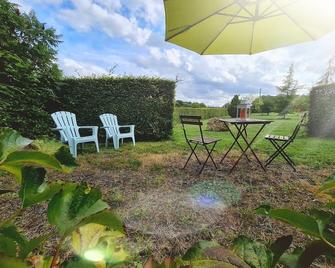 Domaine le Petit Ponceau - Rivarennes - Patio