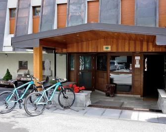 Hotel Sud Ovest - Sestriere - Bygning
