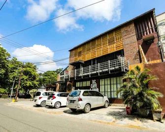 De Container Guest House - Banjarmasin - Edifício