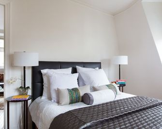 Location! Location! St.Germain Orsay 3br3ba Designer Duplex Penthouse - פריז - חדר שינה