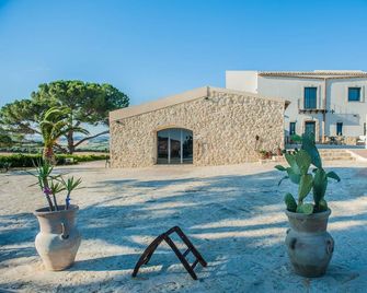 'Raffo' farmhouse. - Naro - Edificio