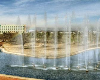 فندق دييغو دي ألماغرو إيروبويرتو - سانتياغو - حوض السباحة