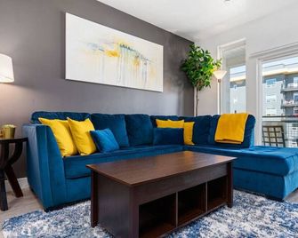Luxury Apt 6th floor - King Bed Gym Prkg Pool NEW - Salt Lake City - Sala de estar