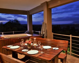 Stonehill River Lodge by Dream Resorts - Buffeljagsrivier - Bar