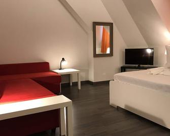 Inside Five City Apartments - Zurich - Bedroom