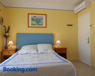 Les Tilleuls B&B - Orange - Makuuhuone