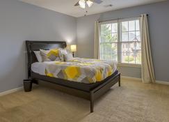 Quaint Fayetteville Vacation Rental with Lake Access - Fayetteville - Bedroom