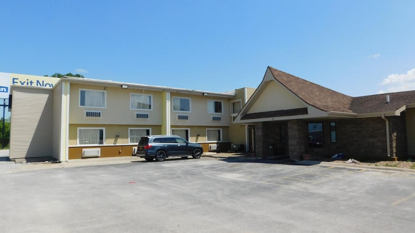 Days Inn by Wyndham West Branch Iowa City Area