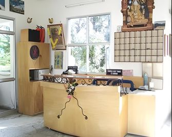 Hotel Kings - Dalhousie - Front desk