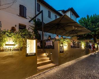 Hotel Corte Regina - סירמיונה - בניין