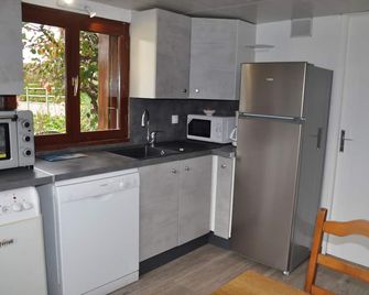 Pleasant house, enclosed flower garden, near the port, the center and the beaches - Dieppe - Kitchen
