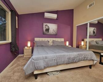 Cozy pet friendly home in a tranquil neighborhood - Salida - Bedroom