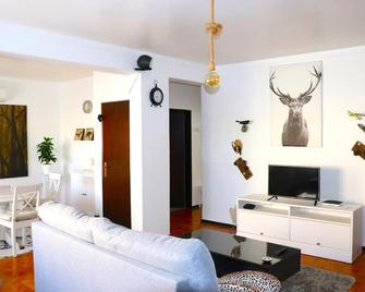 Atlântida Ericeira - central and by the beach - Ericeira - Wohnzimmer