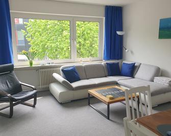 Ahrensburg center, 3 room apartment, 5 sleeping places - Ahrensburg - Wohnzimmer