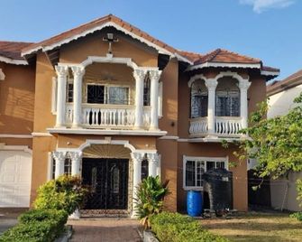 Modern 3 Bed Sea View Retreat St Ann's Ocho Rios - Priory - Building
