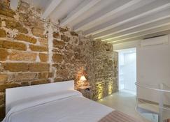Casa La Muralla Medieval By Cadiz4rentals - Cadiz - Bedroom
