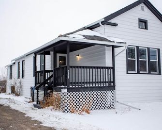 Peaceful Home in Heart of Oshkosh - 奧什科什 - 建築