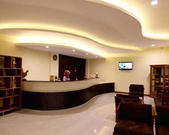 Syailendra Hotel Syariah - Jepara - Receptie