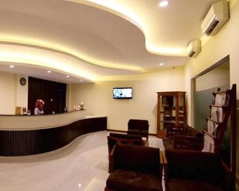 Syailendra Hotel Syariah Jepara - Jepara - Receptie