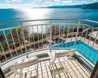 La Classe De Cienega - Yugawara - Balcony