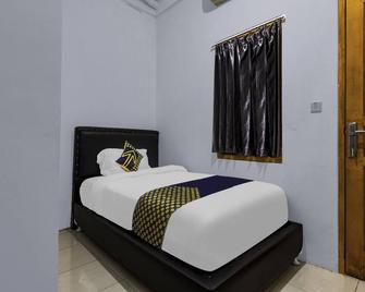 OYO Life 2412 Mandala Residence - Karawang