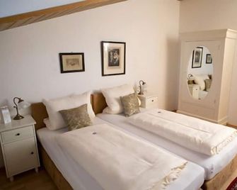 Alpina Hotel - Розенгайм - Спальня