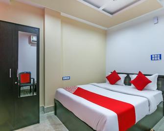 Super OYO Hotel O Singh Palace - Purnea - Bedroom