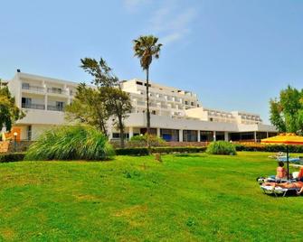 Doreta Beach Resort & Spa - Rodas - Edificio