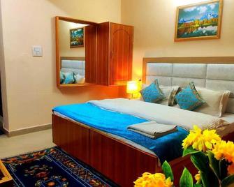 Kumar Residency - Dharamshala - Bedroom