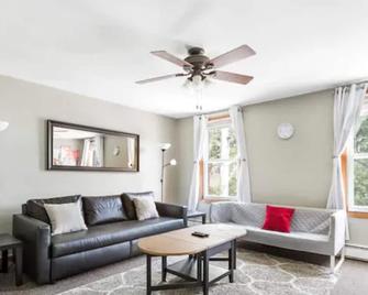 Walk To Everything West Point-2mins To Academy! Mountain Views/Private Parking - Highland Falls - Stue