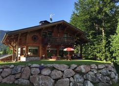 Chalet Le Paradou On The Border Of Morzine - Essert-Romand - Building