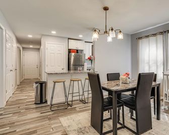 2 Mi to Dtwn Attleboro: Pet-friendly Apt! - Attleboro - Comedor