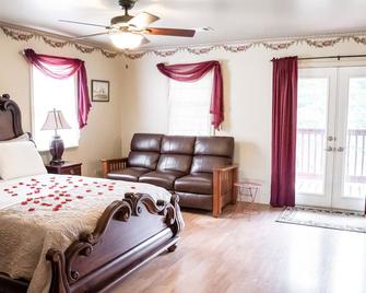 Rose Cottage-Suite-Jetted Tub-Cottage-Balcony - Alexandria - Bedroom