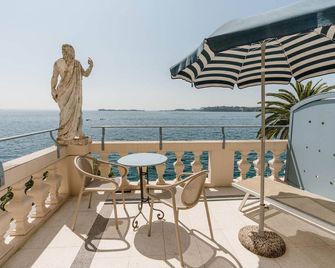 Hotel Monte Baldo e Villa Acquarone - Gardone Riviera - Balcony