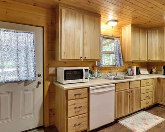 Serene and Secluded Alabama Cabin with Covered Deck! - Fort Payne