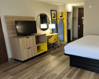 Days Inn by Wyndham Norman - Norman - Quarto