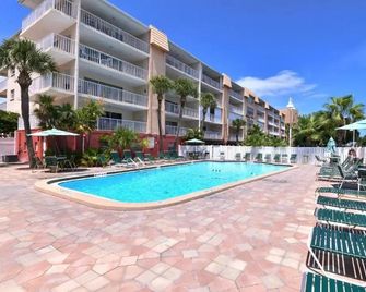 Holiday Villas - Redington Shores - Pool